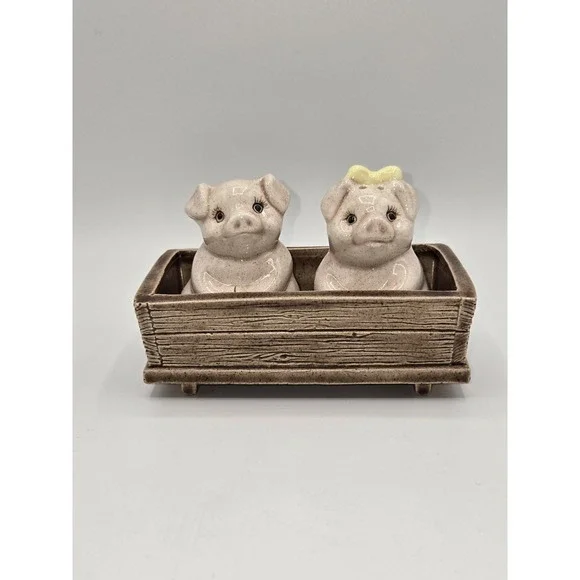 Vintage Pig In Trough Salt‎ and Pepper Shakers Set Farmhouse Country Kitchen