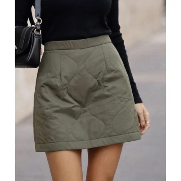 NEW CIDER Quilted Mini Skirt Sz M Preppy Puffy Sage Green Hipster College Career