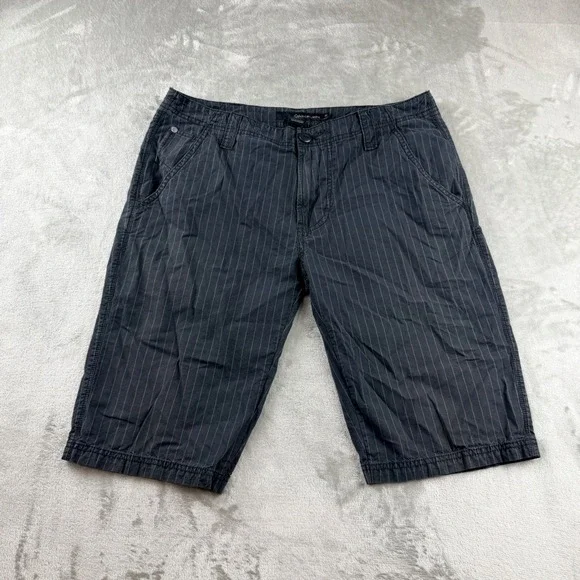 Calvin Klein Jeans Men's‎ Gray Pinstripe Flat Front Casual Chino Shorts Size 32