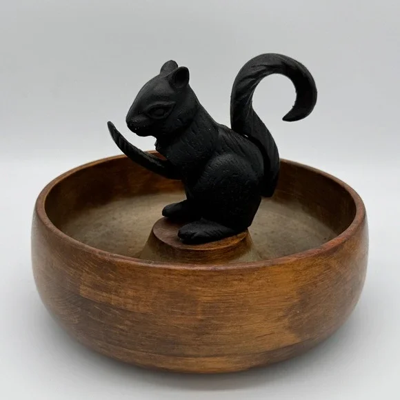 Vintage Cast Iron Mechanical Squirrel Nutcracker Turned Wood Walnut Bowl 8
