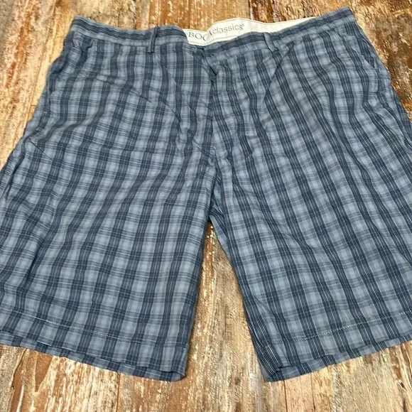 Boca classic shorts size 42 blue checkered pattern