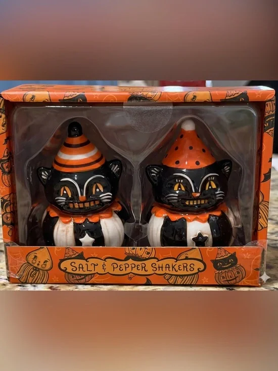NIB Johanna Parker Halloween Black Cat Salt & Pepper Shaker Set Transpac