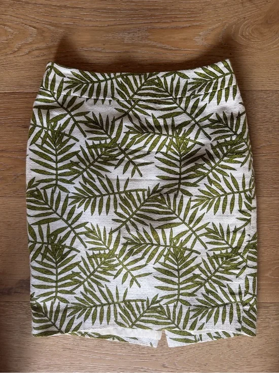 Ann Taylor White Pencil Skirt with Olive Green Palm Print