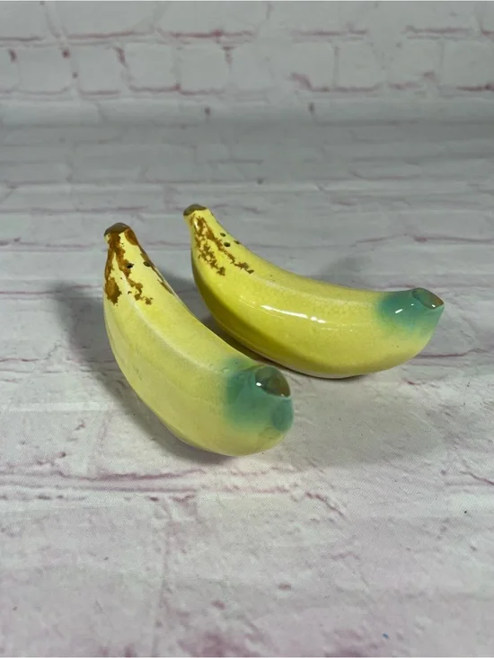 Vintage Hand Painted Ceramic Banana Salt and Pepper Shaker Pair Japan