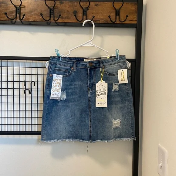 NWT | Celebrity Ace junior’s denim skirt‎ — size 7