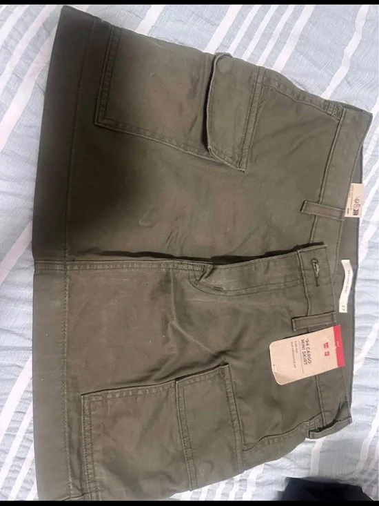 NWT Levi’s '94 Cargo Mini Skirt Olive Green Utility mid Rise