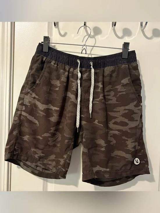 Vuori Kore Shorts Camo Men's Shorts Size Medium