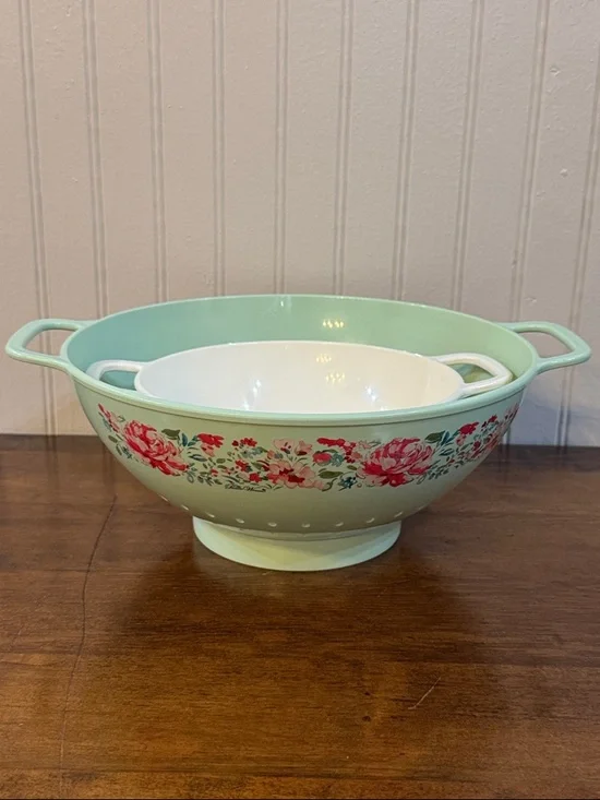 Set of 2 Plastic Colanders 1 Qt and 3 Qt Floral Design The Pioneer Woman