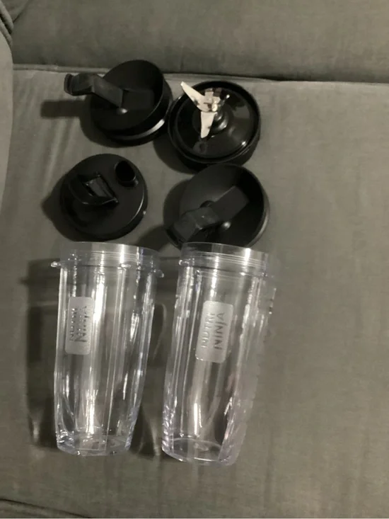 Two Ninja Clear 24 Ounce Blend Cups with 4 Interchangeable Lids - Brand New