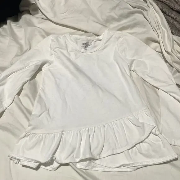 Oshkosh by gosh 6/6x white long sleeve offset ruffled hem t euc
