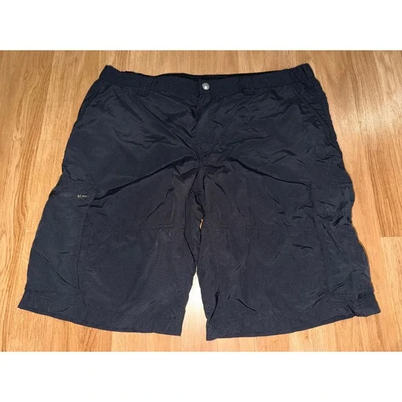 Columbia Sportswear Mens Black Cargo Hiking Shorts Size 40W 12L Nylon Utility