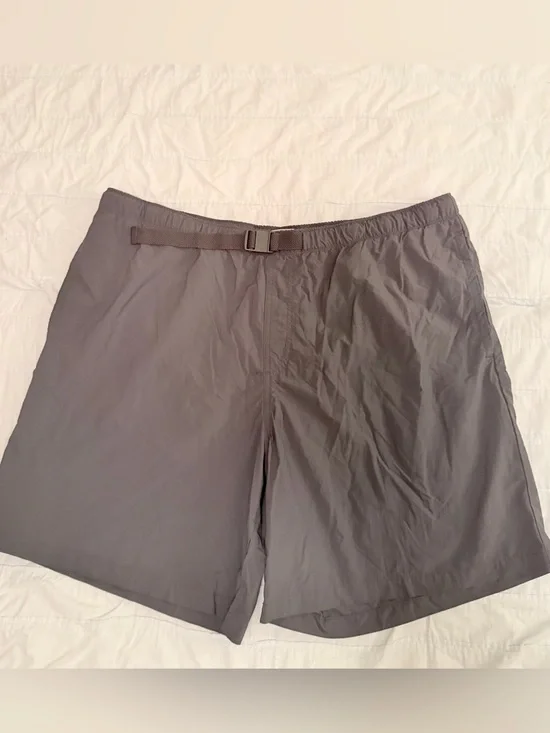 Columbia Men's Charcoal Gray Elastic Waist Hybrid Shorts