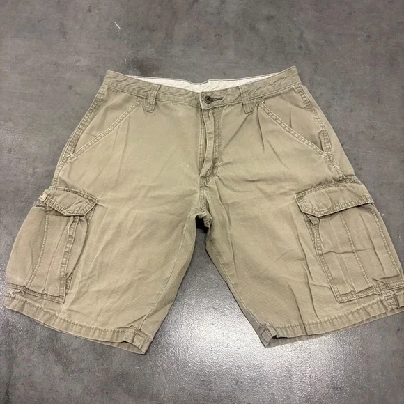 Vintage Y2K/2000s Khaki grey Cargo Shorts Size 30 Outdoors Hiking