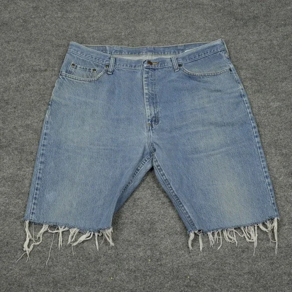 Wrangler Shorts Mens 40 Blue Light Wash Regular Fit Raw Hem Cut Off Denim Jorts