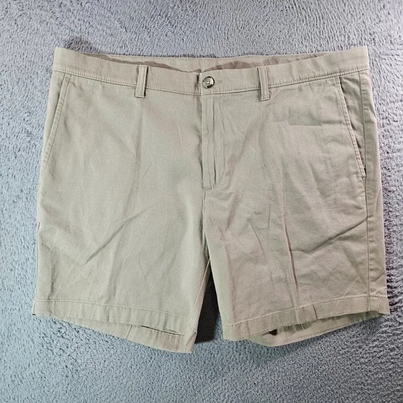 NWOT Roundtree &‎ Yorke Shorts Men 42 x 7 Stretch Straight Flat Light Khaki