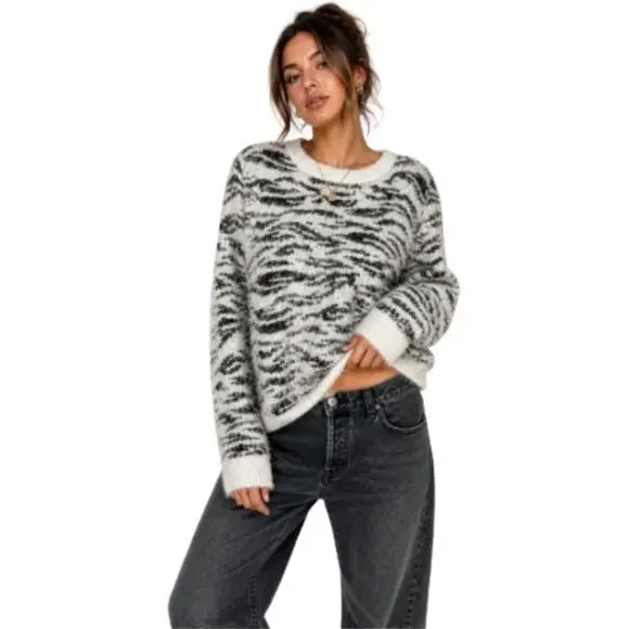 Mudd Zebra Fuzzy Eyelash Knit Pullover Sweater Size S 90s Crew Neck Long Sleeve