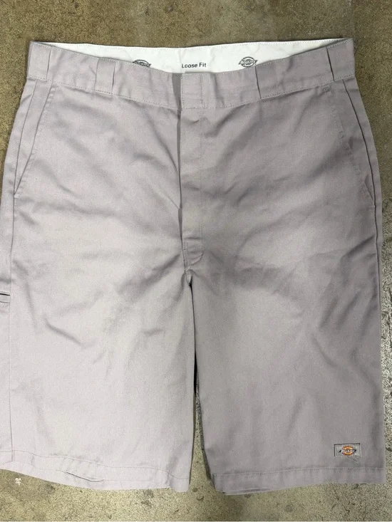 Dickies Men’s Loose Fit Shorts in Light Lavender Gray