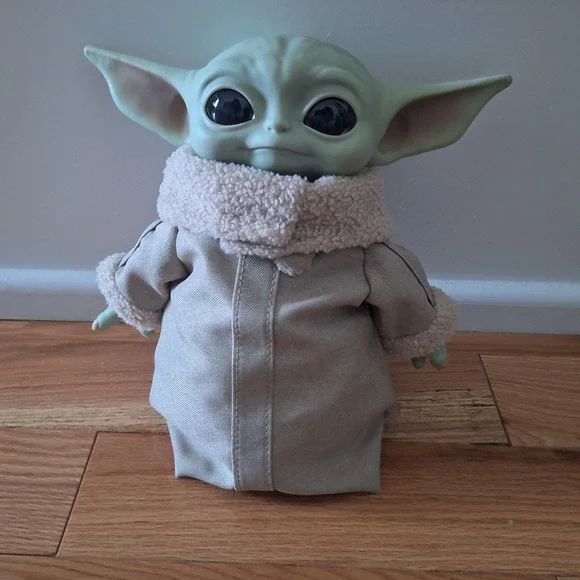 Star Wars Mattel GWD85 The Child Grogu Mandalorian Plush Figure Green Tan 11in
