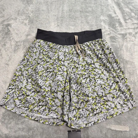 REI Co-op Swiftland Lined Running Shorts Mens Small Grey Lime Abstract Print 7in