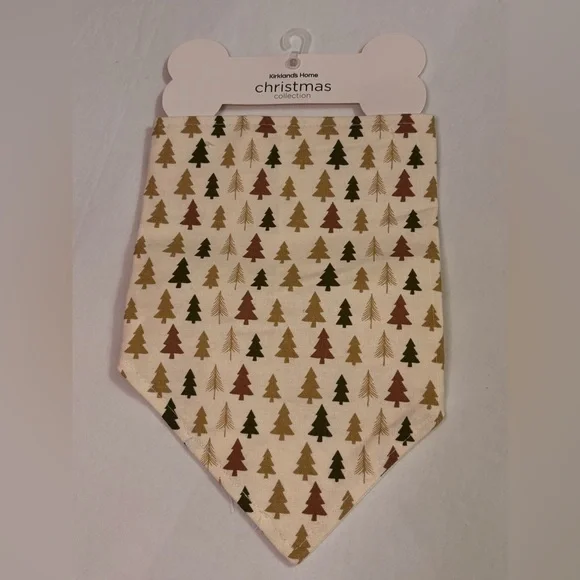KIRKLAND’S HOME CHRISTMAS COLLECTION Christmas Tree Pattern Pet Bandana 22”x10”