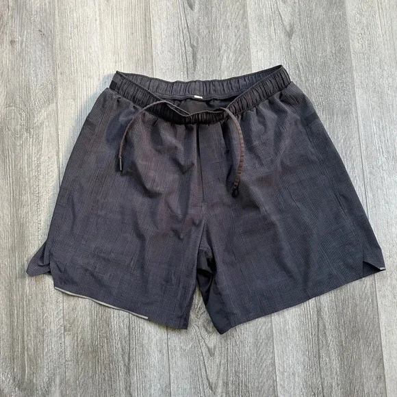 Lululemon Pace Breaker Shorts Mens Dark Gray Grid Print Lined