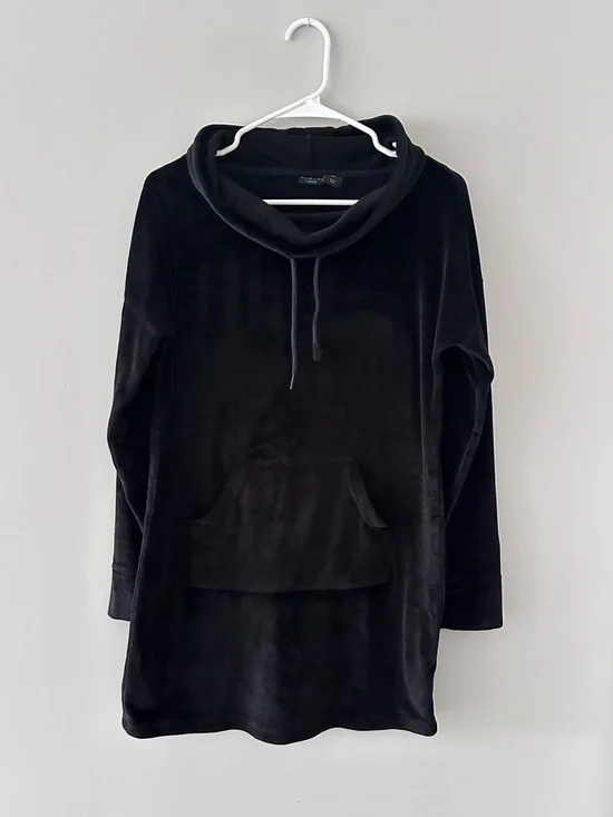 Tahari Black Velvet Giant Pullover Pajama Sweater