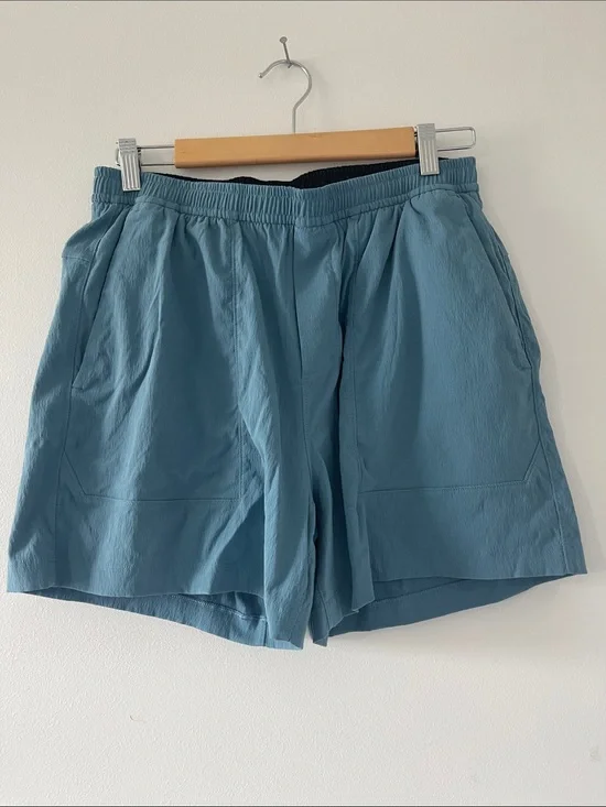 Lululemon Men's Blue Elastic-Waist Casual Shorts
