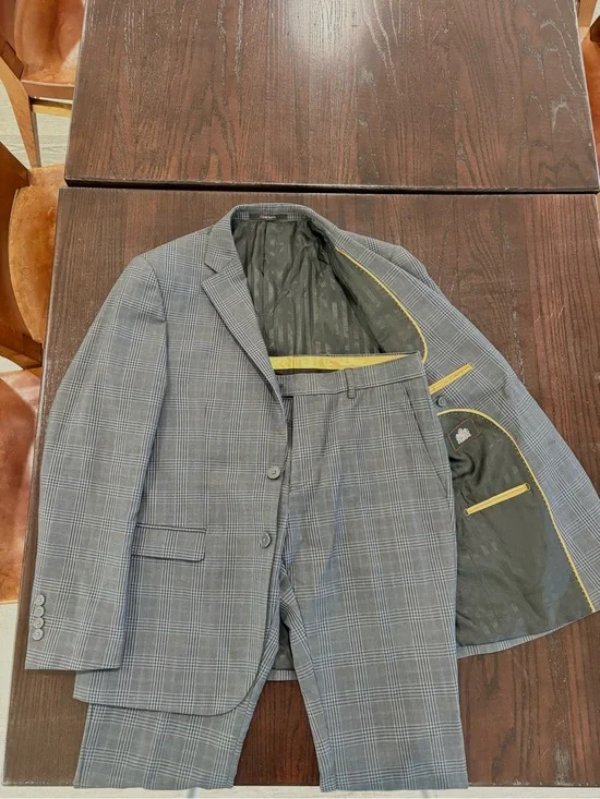 Men's Gray Plaid Suit Jacket & Pants - Classic Two-Piece Blazer Set