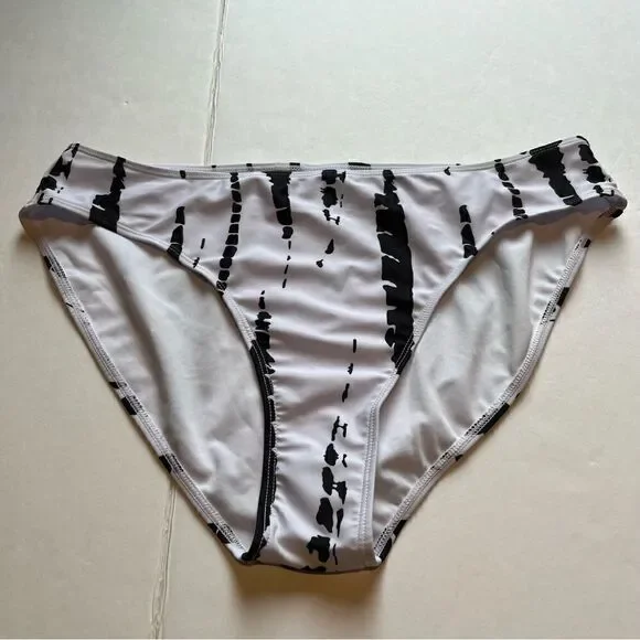 Shein Women's Swim Bikini Bottom 3XL White with long black marks