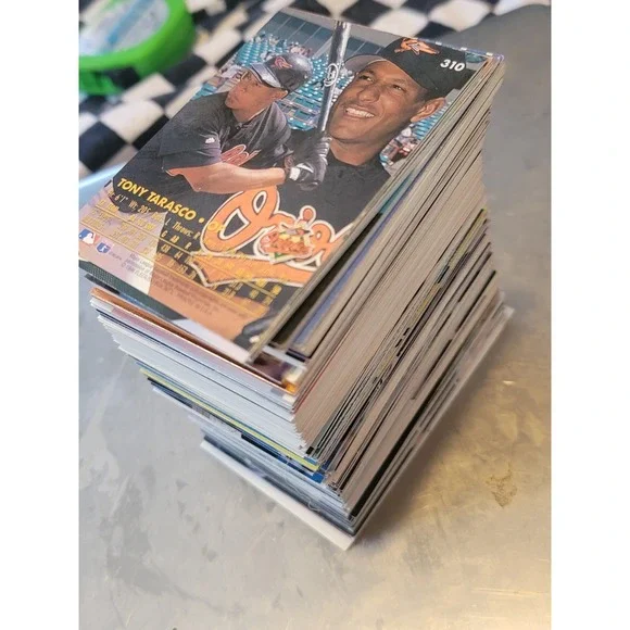 240+ Baseball Card Lot 80s 90s Mix‎ Topps Fleer Upper Deck Bulk