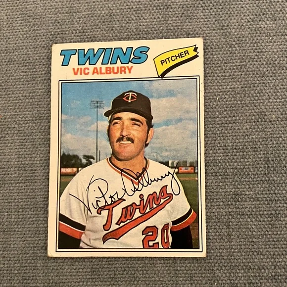 1977 Topps Minnesota Twins Baseball Card