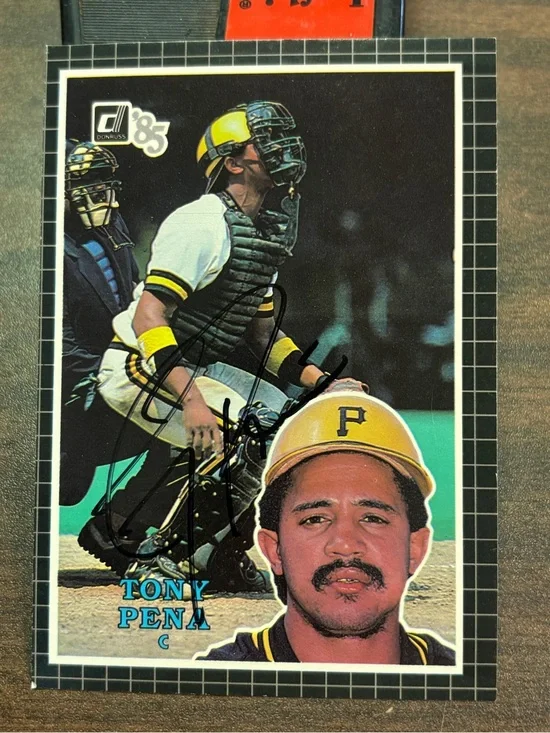 Tony Peña Pittsburgh Pirates in person Autographed Baseball Card 1985 Donruss