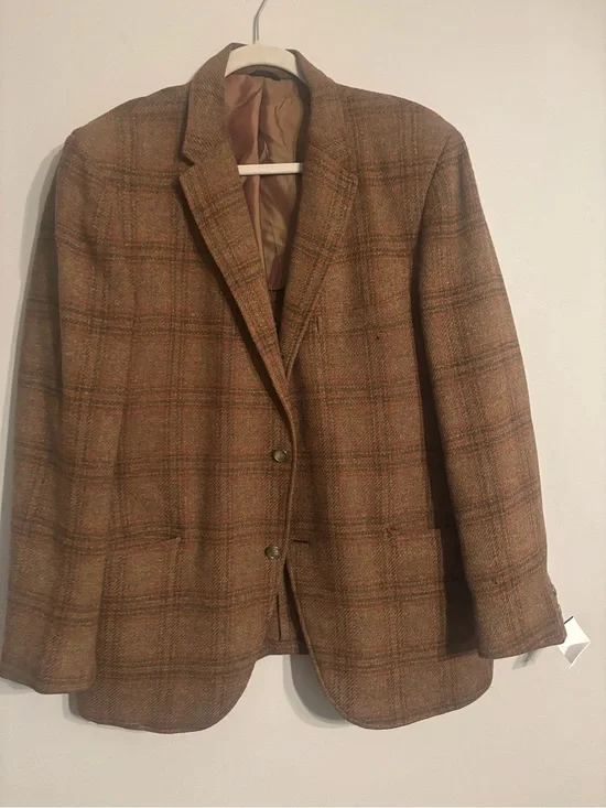 Classic Men's Brown Plaid Wool Sport Coat - Tailored Two-Button Blazer