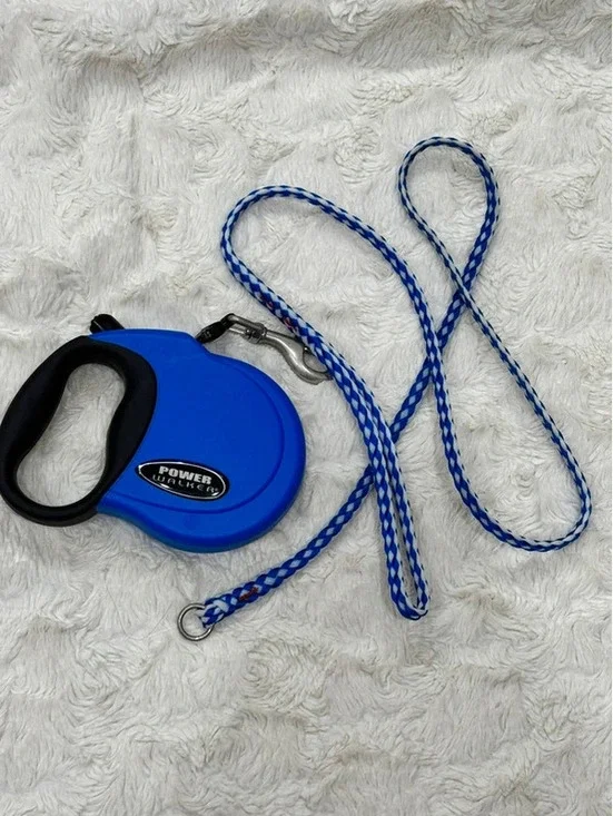 Dog Leash. Retractable. Up to 110 lbs.