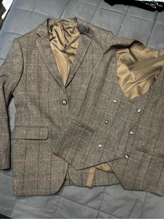 Men's Brown Plaid Two-Button Blazer