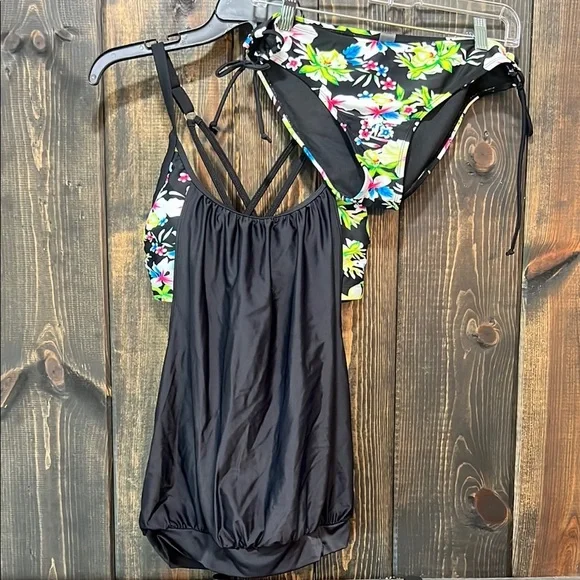 2 Piece Tankini Swim Suit M Black Floral Tropical Tummy Cover 2pc. Full Coverage