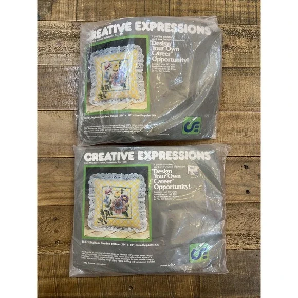 Two Creative Expressions Gingham Garden Pillows Needlepoint Kit 3822 Vtg 1982