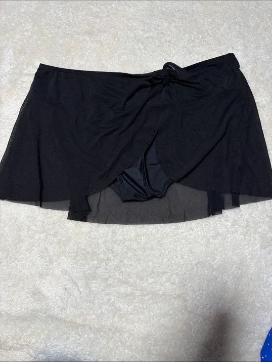 Time and Tru Black Mesh Swim Skirt with Built-In Brief (NWOT)