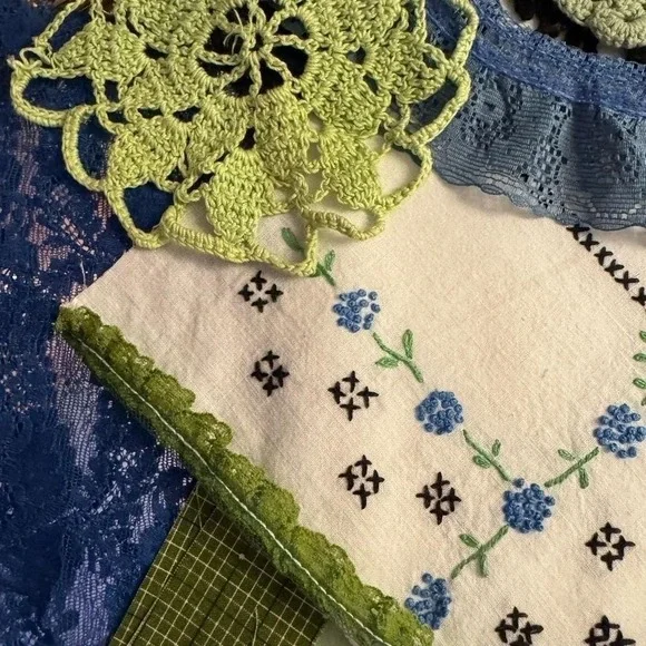 Vintage Blue‎ Green Fabric Scrap Bundle Lace Embroidery Crochet Junk Journal L