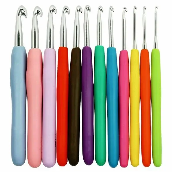 Crochet Hooks Soft Handle Ergonomic Rubber Grips Aluminum Needles 12-Pc Gift NEW