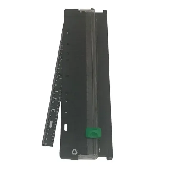Portable Scrapbook paper cutter