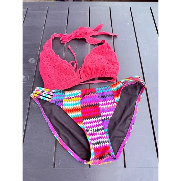 Mossimo Pink Crochet Halter Top M & Xhilaration Geometric Strappy Bottoms L Set