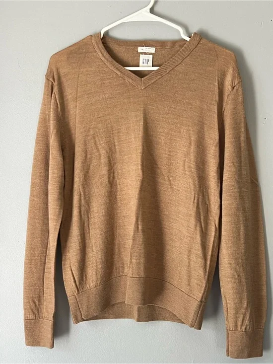 Gap Men's V-Neck Sweater - Camel Brown 100% wool size medium