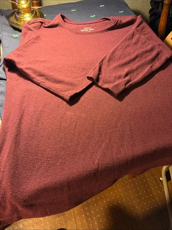 torrid Men's Crewneck Sweater in Burgundy