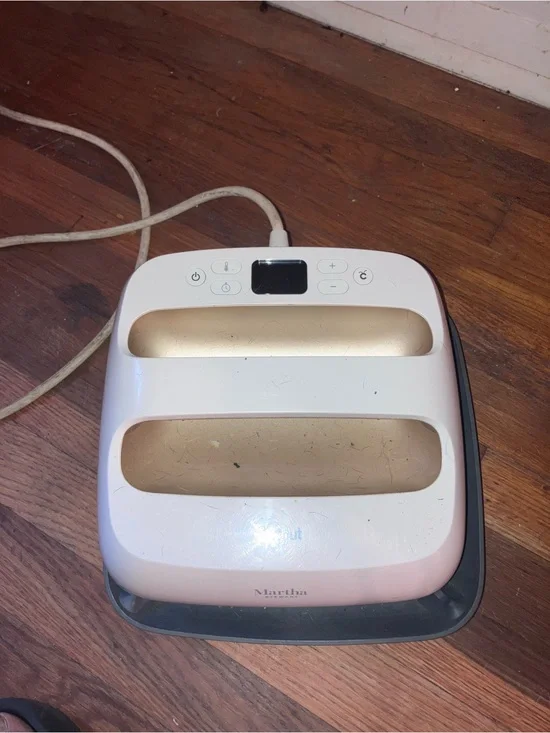 Cricut White and Gold EasyPress Heat Press