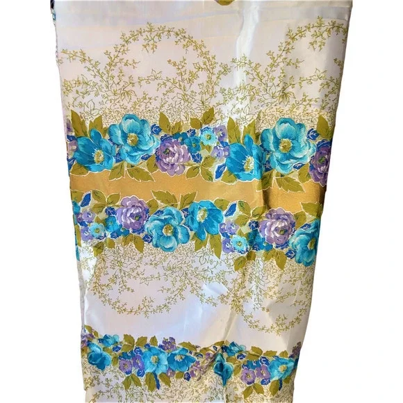 Vintage 70s‎ Blue Purple Gold Shiny White Floral Garland Fabric Material Sewing