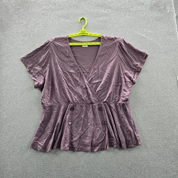 Torrid Women Blouse 4‎ Purple Button V-Neck Front Challis Peplum