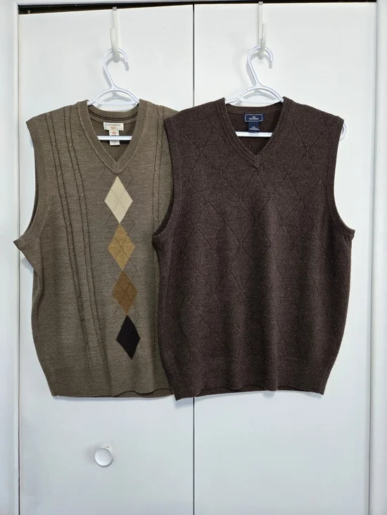 Dockers Men’s Medium Sweater Vest Lot of 2 Argyle Brown Tan V Neck Preppy