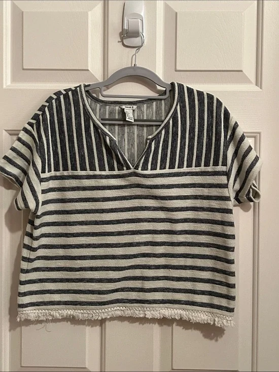 Frayed Hem Striped Tee - Black & Cream
