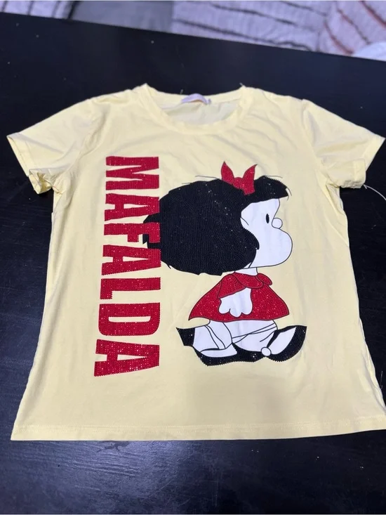 Mafalda Graphic Tee - Yellow with Red Accents
